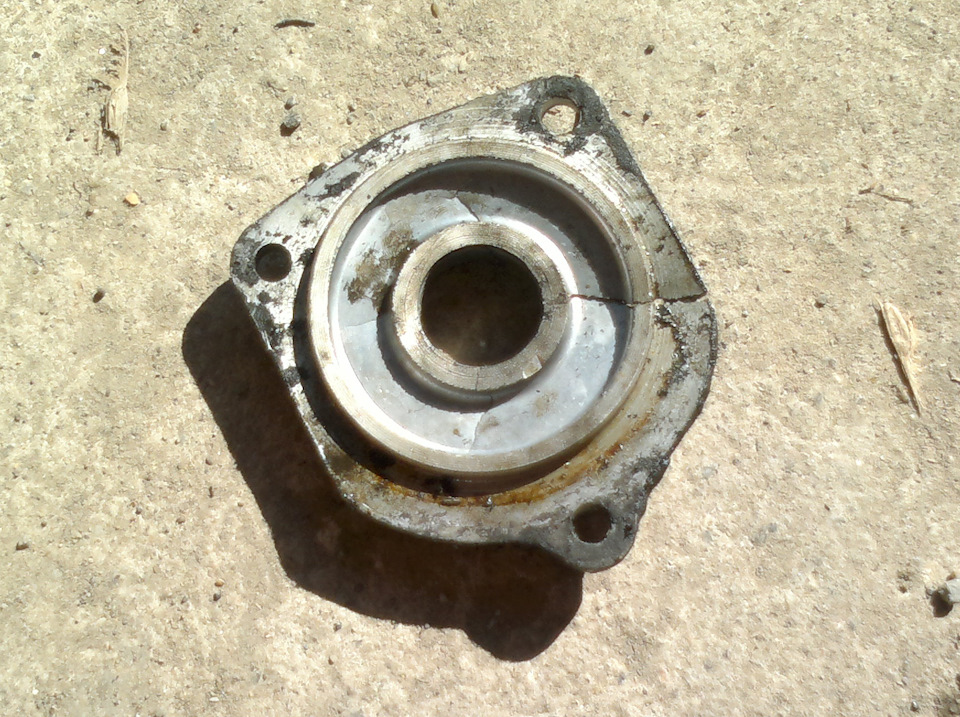 Лопнула крышка рулевого редуктора и другая текучка — ИЖ Москвич 412, 1 ...