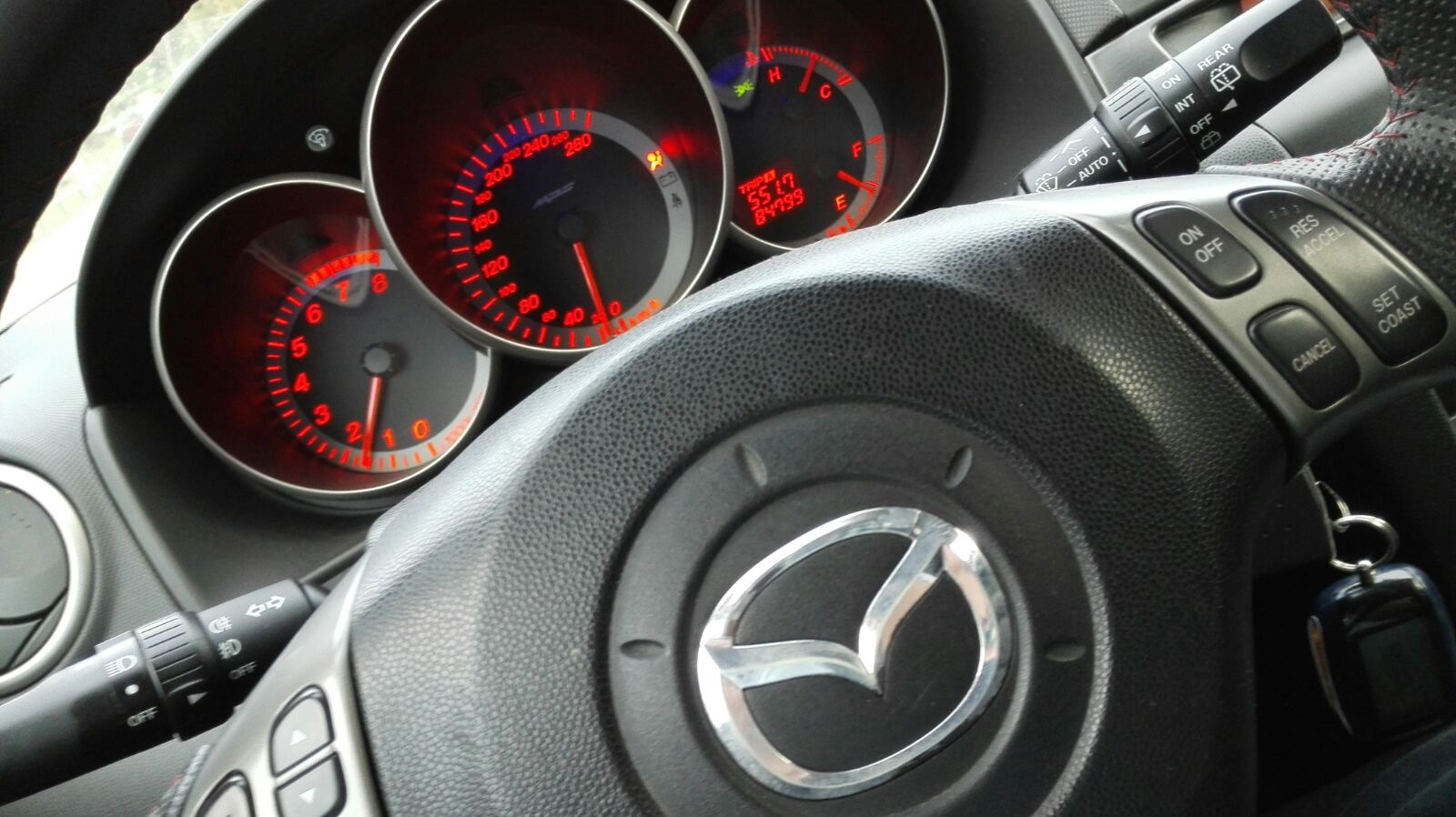 Набор скорости автомобиля. Mazda 3 MPS кнопки управления. Mazda 3 доработки. Кнопка Слепые зоны Мазда 3 МПС 2012. Mazda 3 MPS подиум для приборов.