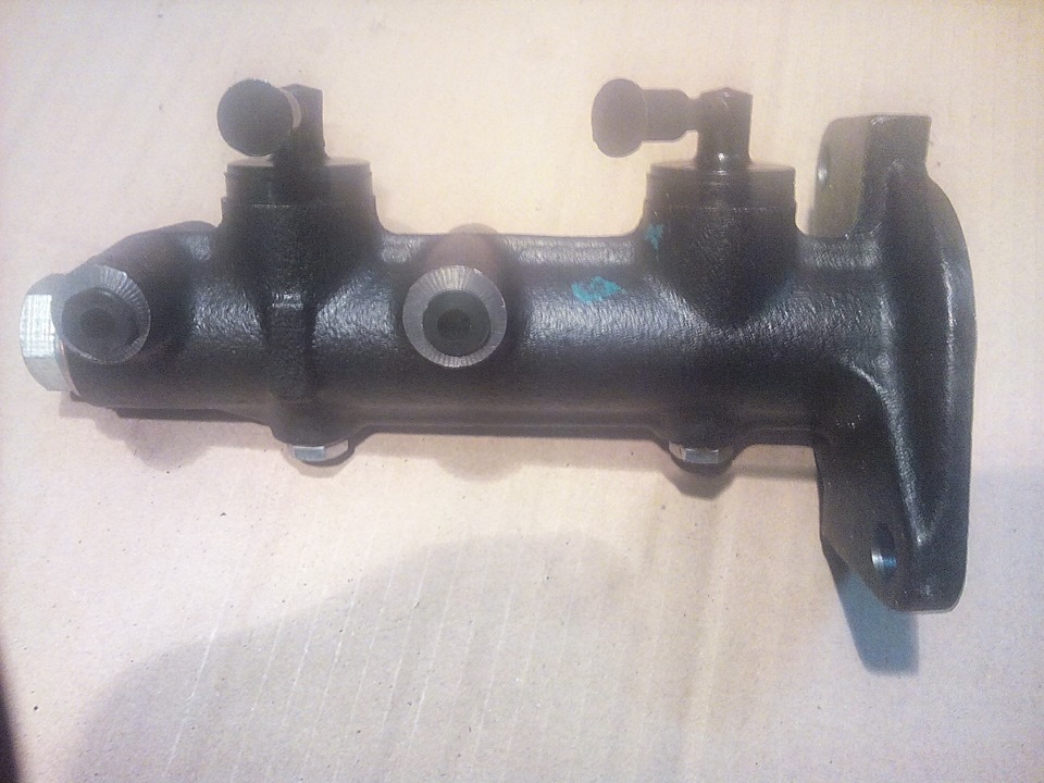 замена вакуума и главного тормозного + за одно убираем люфт рулевого ...