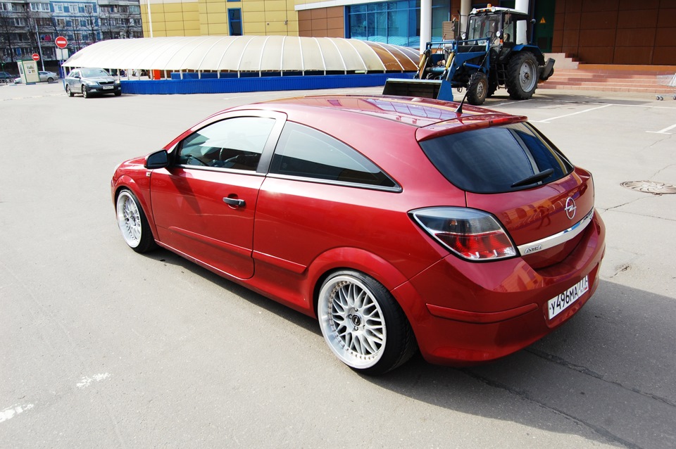 Opel Astra h GTC stance