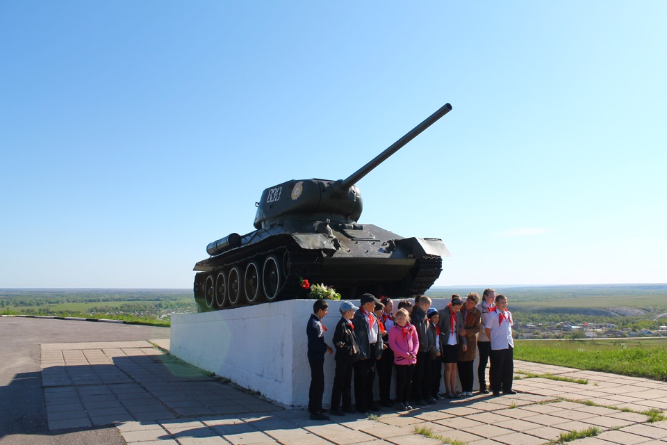 Рп5 станица советская. Памятник танк ИС-2 Клетская Волгоградская область. Памятник танк в станице Клетская Волгоградской области. Клетская Волгоград. Станица Клетская танк.