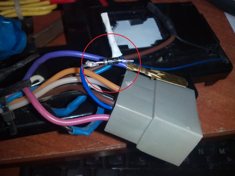 Диоды вместо ламп в задних фонарях+доп. стоп сигнал — Lada 2114, 1,6 л ...