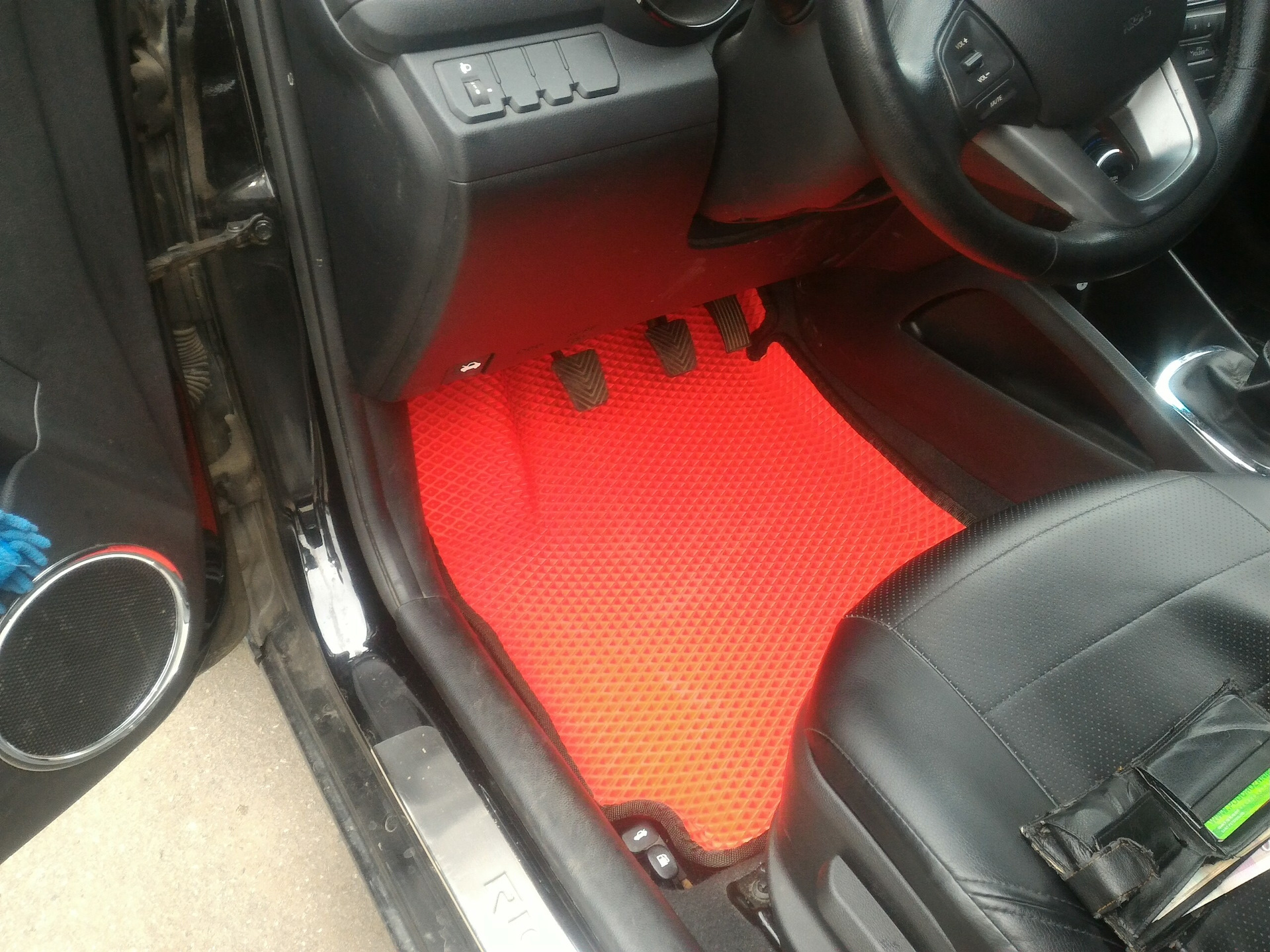 Водительский коврик 3dKomatto для Kia Rio — Komatto на DRIVE2