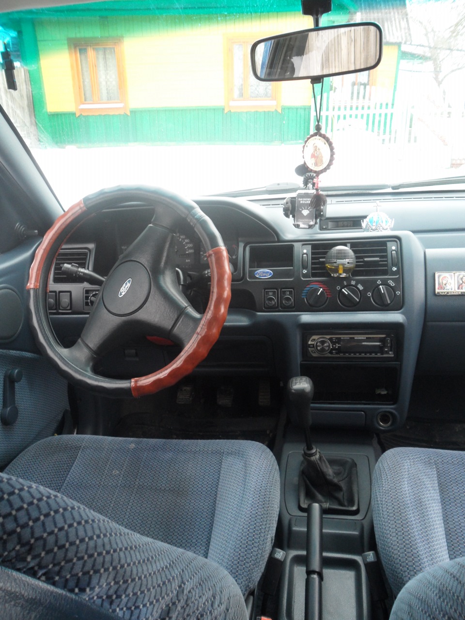 Фото салона — Ford Orion (3G), 1,6 л, 1992 года | наблюдение | DRIVE2