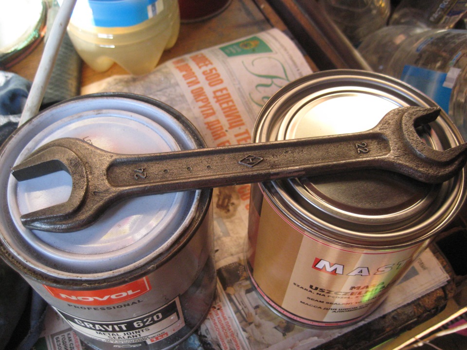 3d98cb8s 960 Как очистить ржавую канистру изнутри