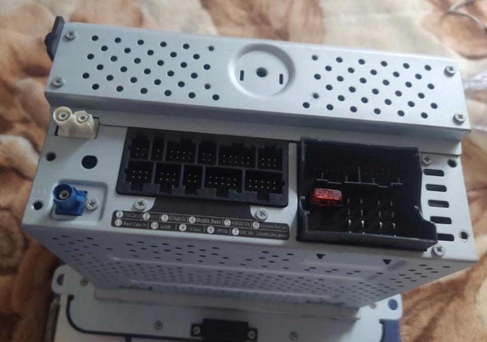 Магнитола INTRO 8676 на Skoda Octavia A5 Mk2, Volkswagen Polo Sedan ...