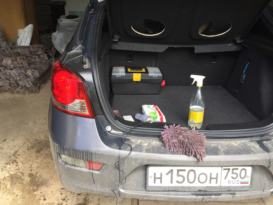 9. Затягиваем задние фонари — Chevrolet Cruze Hatchback, 1,8 л, 2012 ...