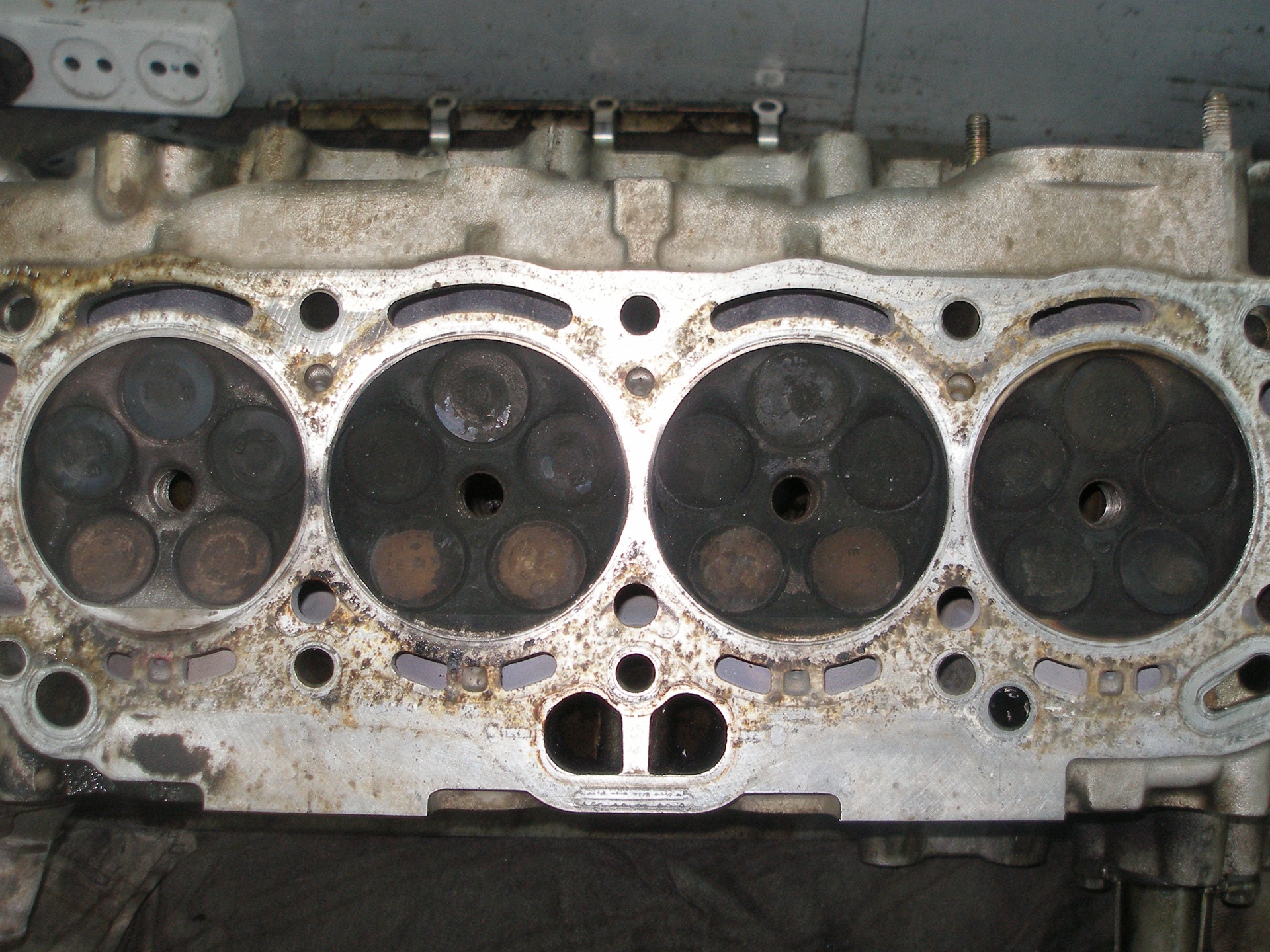 HEAD - Toyota Sprinter Trueno 16 L 1997