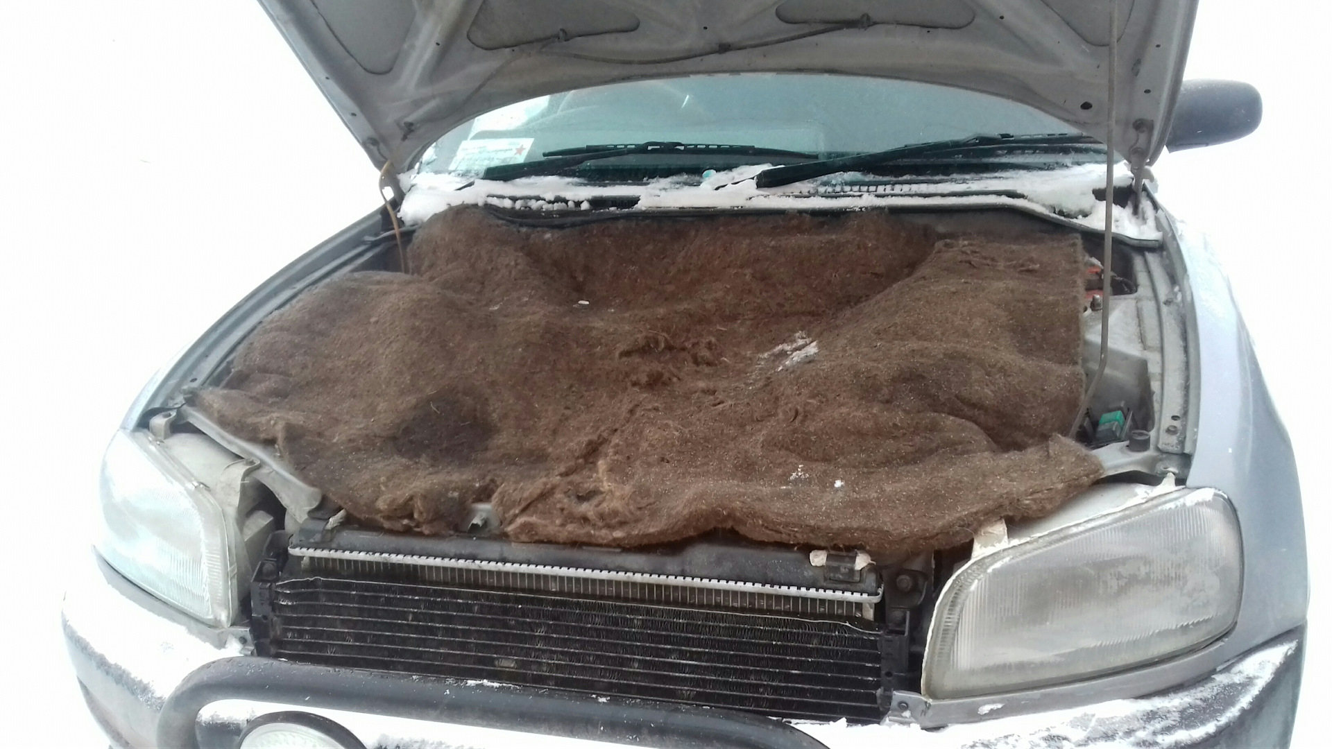 горит ли войлок под капотом. утеплитель войлок под капот автомобиля. войлок на пол калина 2 универсал. войлок под крышку капота. горит ли войлок под капотом.