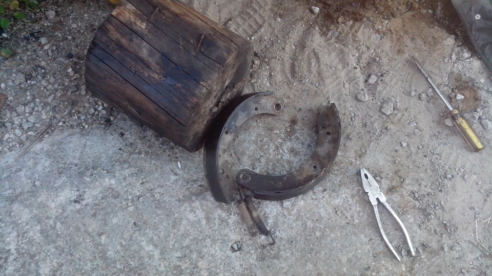 Замена шкворней и тормозных колодок.Замена сальников. — УАЗ 31514, 2,5 ...