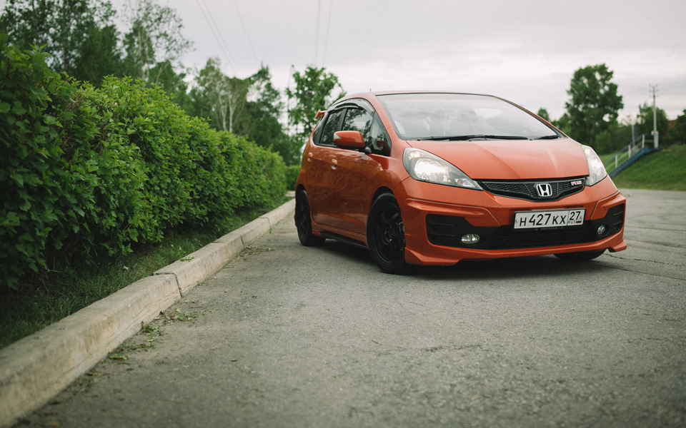 Honda fit rs. Honda Fit RS Mugen. Honda Fit RS Mugen 2012. Honda Fit 2008 RS Mugen. Бандитский Honda Fit RS.