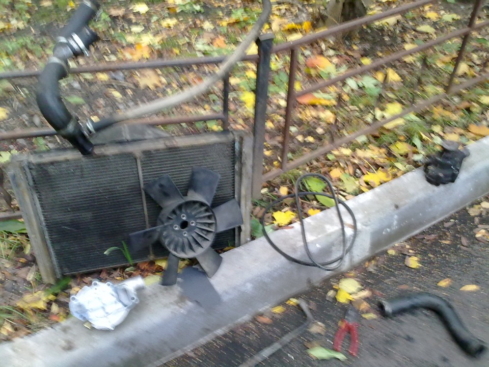 Умерла помпа — ГАЗ 3110, 2,5 л, 2003 года | своими руками | DRIVE2