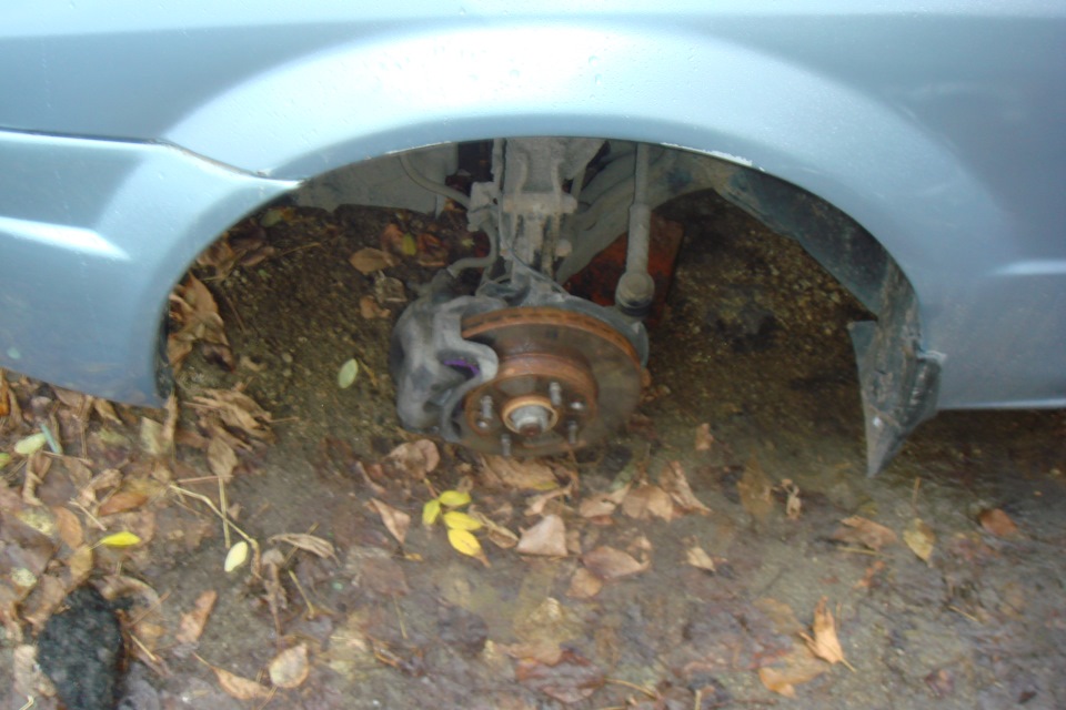 украли колеса — завершение истории. — Mazda Familia (BJ), 1,5 л, 2000 ...