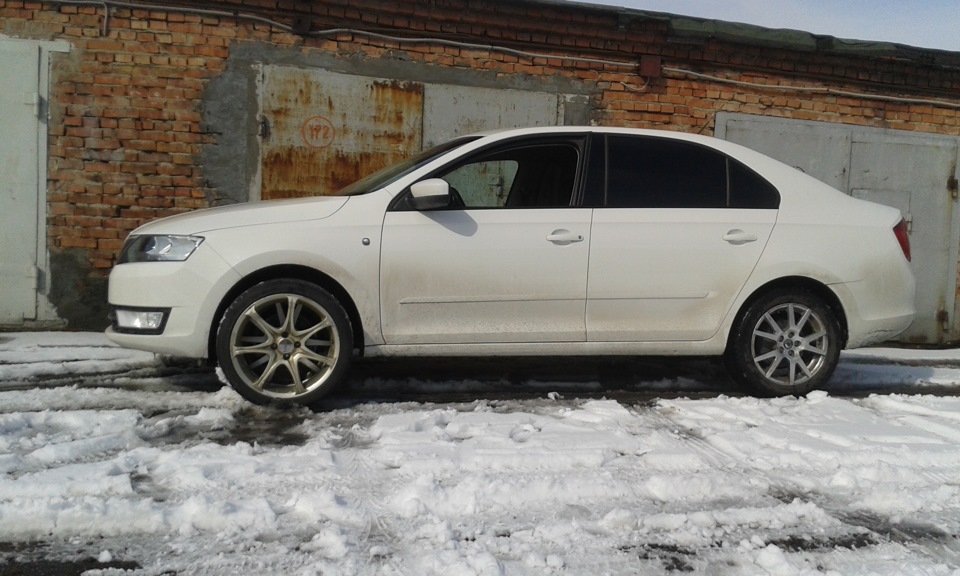 Диски на шкоду рапид r16. Skoda Rapid r16 205/50. Skoda Rapid 205/60 r16. 215/55 R16 Рапид. 205/50 R17 Шкода Рапид.