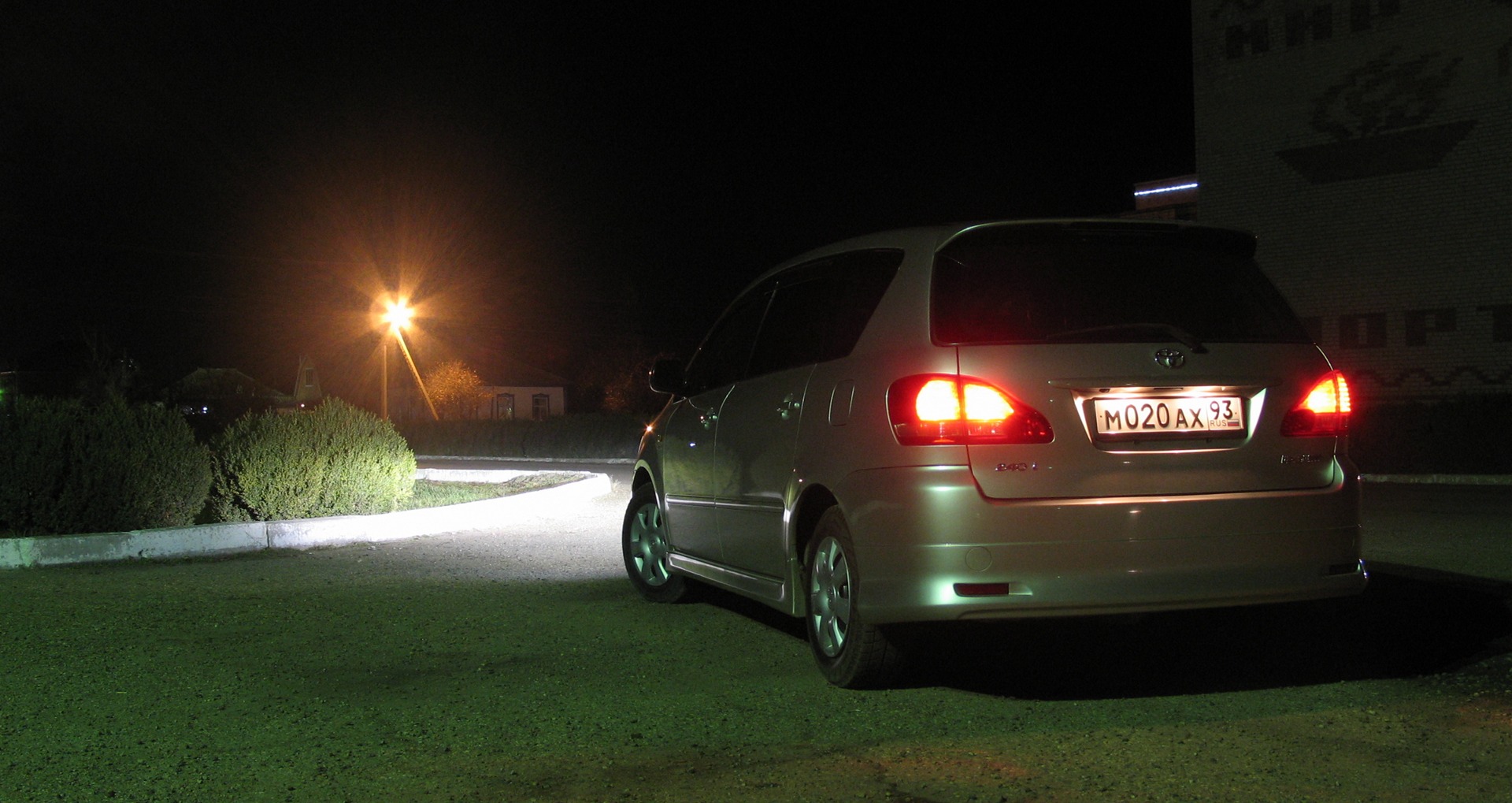     Toyota Ipsum 24 2003