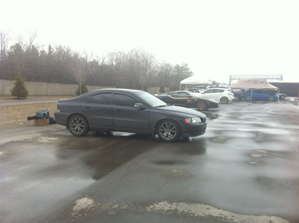 всё не нужное из машины долой :))) первый день…практически все время шел дождь. — Volvo S60 (1G)