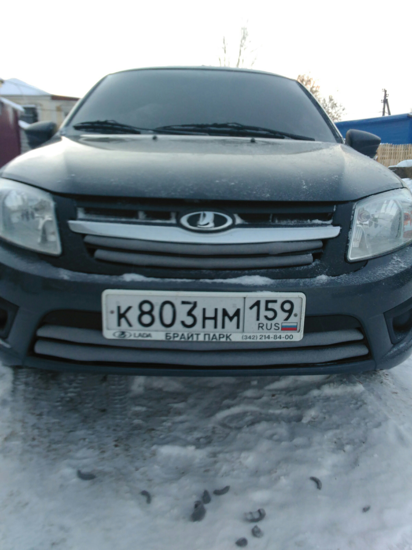 москитная сетка для лада веста. картонка на авто. сетка на радиатор лада гранта фл. картонка на радиатор ларгус от холода. картонка на решетку радиатора.