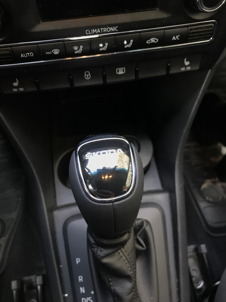 Как снять рамку акпп шкода рапид Замена ручки АКПП - Skoda Rapid (1G), 1,6 л, 2014 года аксессуары DRIVE2
