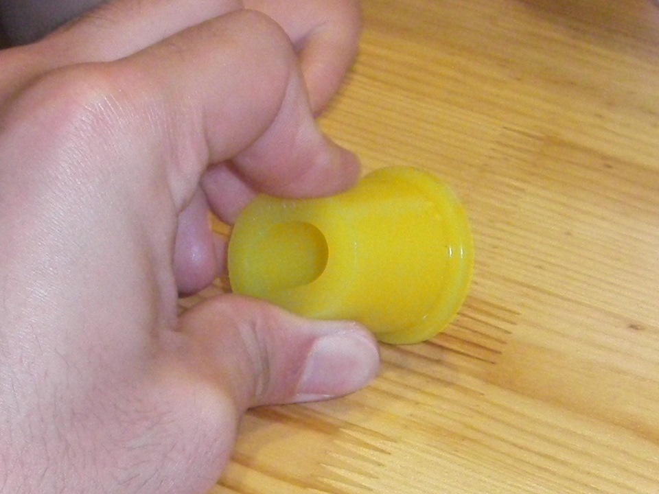 Приобрел полиуретановые задние втулки рессор — Nissan Datsun (D21), 2,7 ...