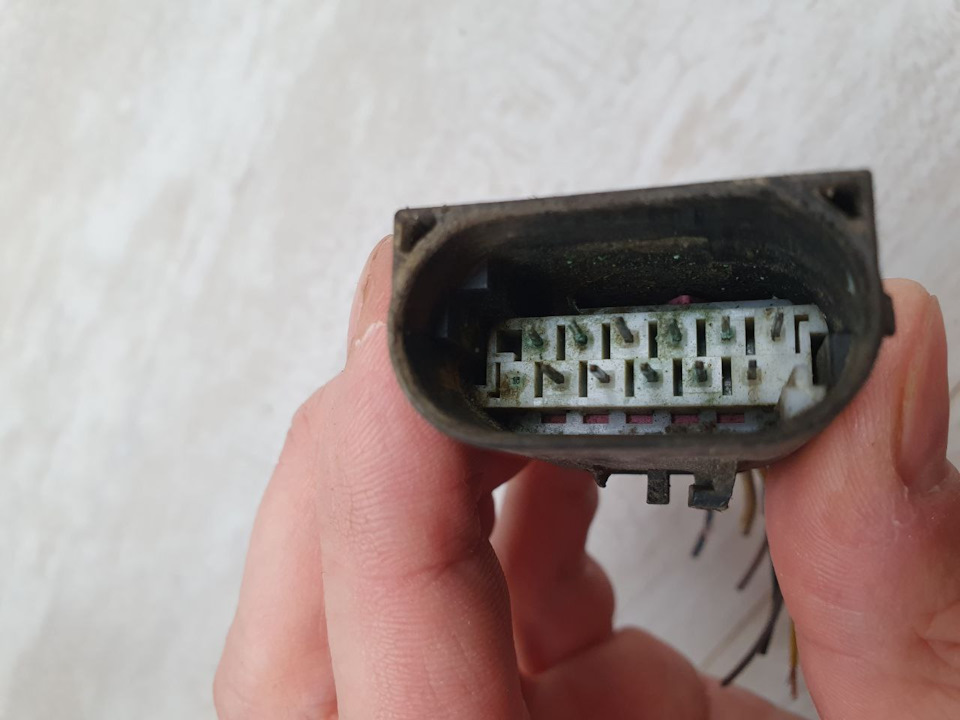 Замена штекера косы парктроника — BMW 5 series (E60), 3 л, 2003 года ...