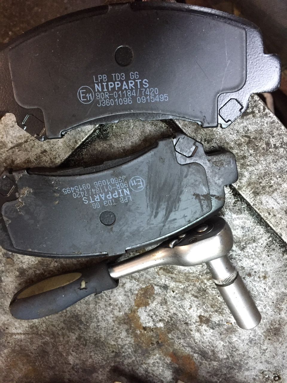 J3601096 Колодки тормозные передние NISSAN Qashqai NIPPARTS | Запчасти ...