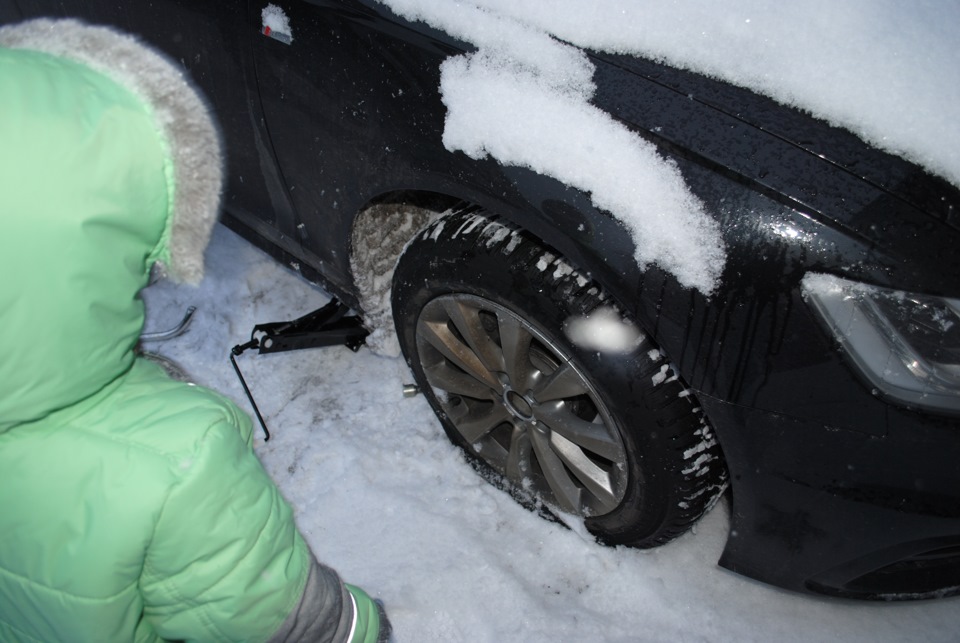 Зимняя засада или как менять колесо или долбанный датчик давления ...