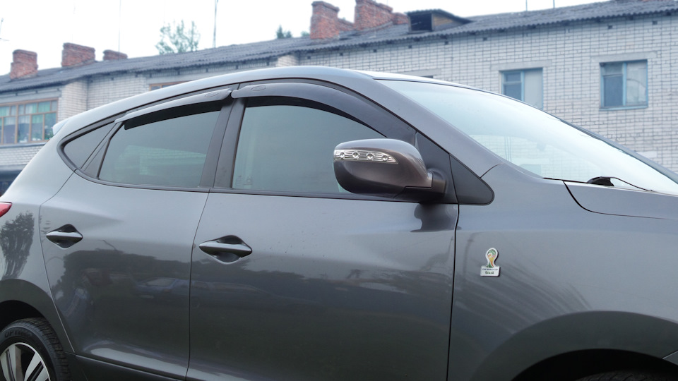 Дефлекторы боковых стёкол Mobis (Установлено) (2SF22AQ001) — Hyundai ...