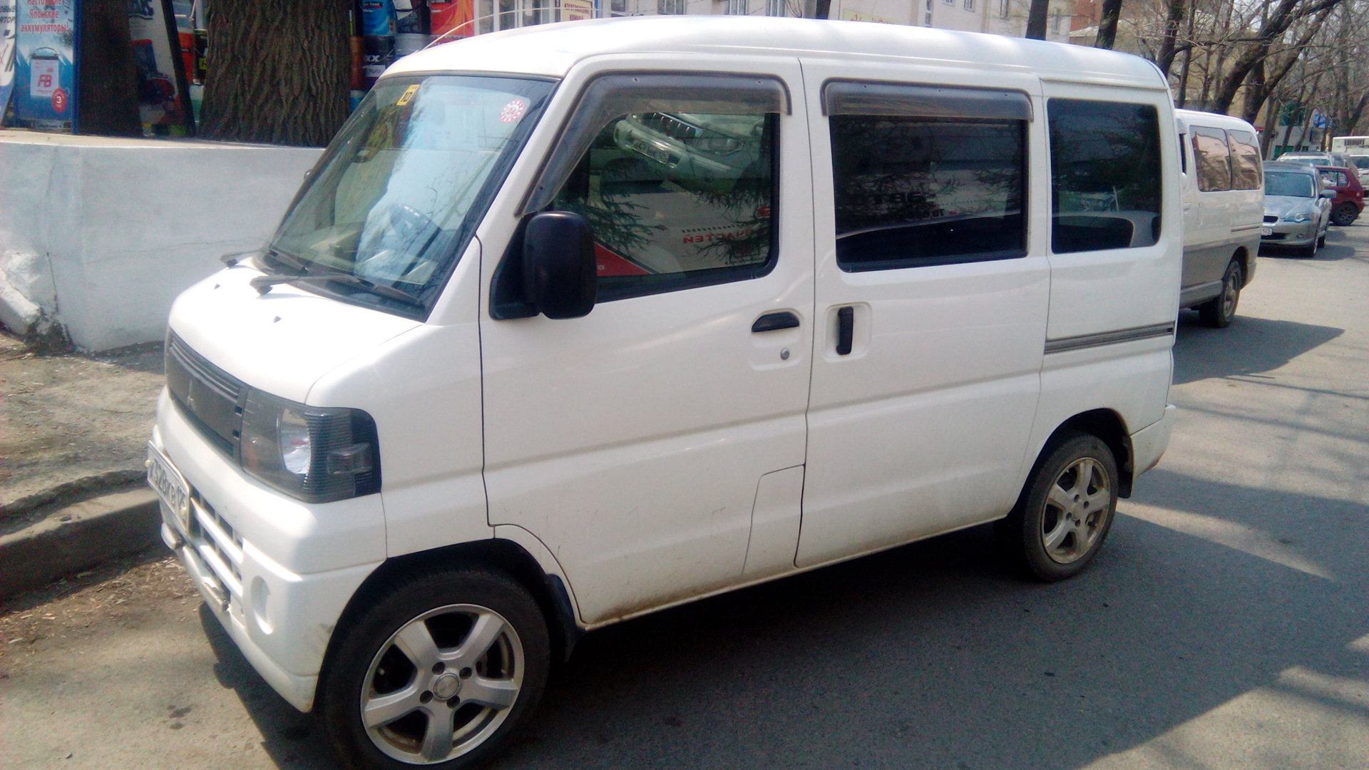 Mitsubishi minicab