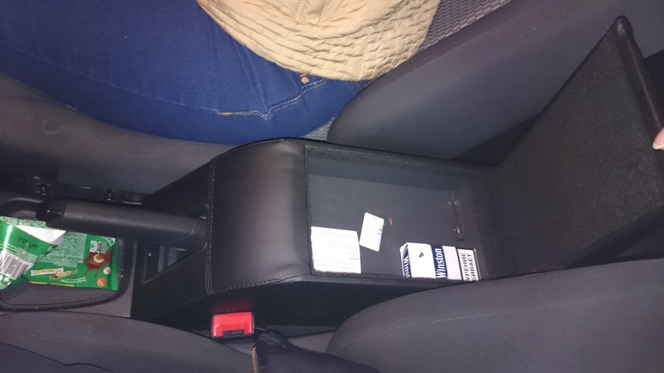 Подлокотник в поло седан. — Volkswagen Polo Sedan, 1,6 л, 2013 года ...
