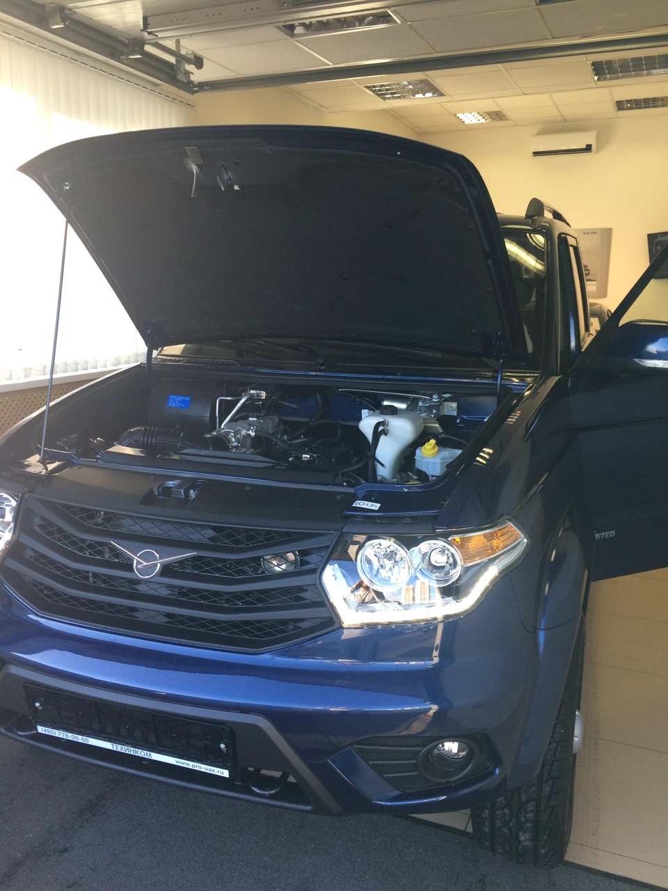 Первый поворот ключа в замке зажигания (0km) — УАЗ Patriot, 2,7 л, 2015 ...