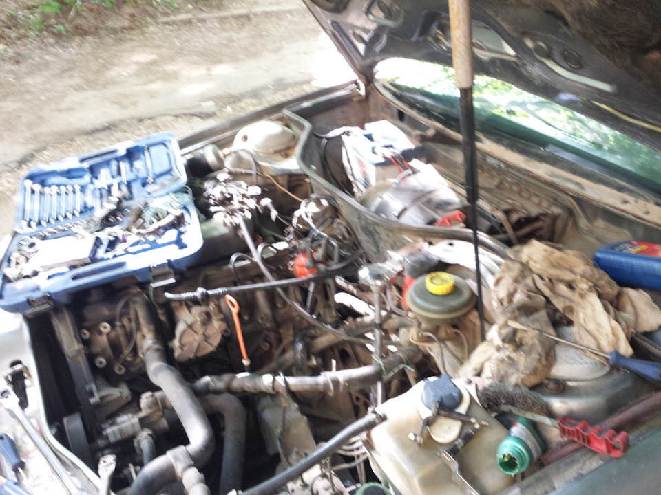 Смазываем-Привод дворников. — Audi 100 (C4), 2,3 л, 1991 года | своими ...