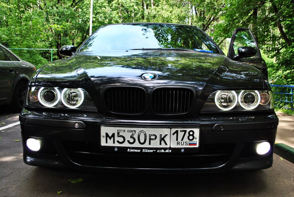 Ангельские глазки е39. Глазки е39. Ангельские глазки бмв е39. Бмв е39ангельские глазки дорестаил. Bmw m5 e39 ангельские глазки.