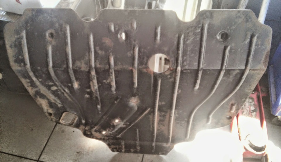 Покраска защиты двигателя))) — Toyota RAV4 (III), 2 л, 2007 года ...