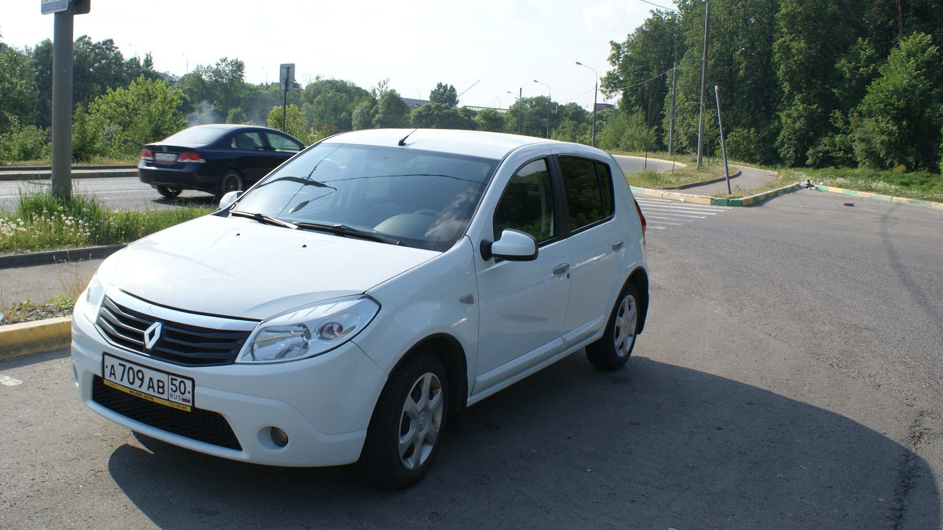 Renault Sandero 1G 1.6 бензиновый 2011 | 