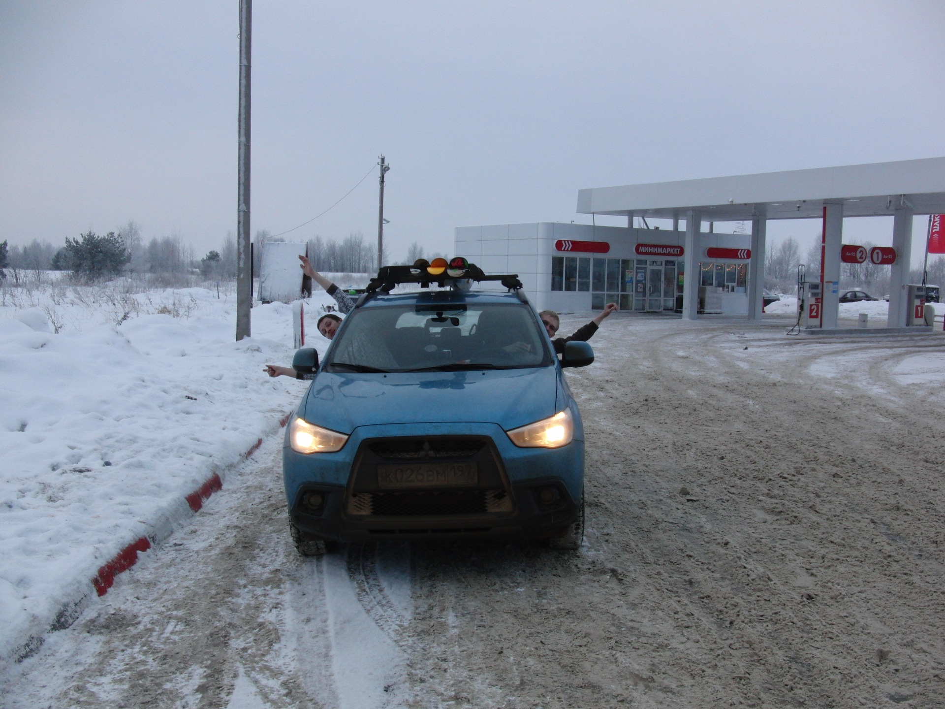 Москва кировск. Эвакуатор Митсубиси ASX зима трасса. Москва Кировск на машине. Отчет Кировск.