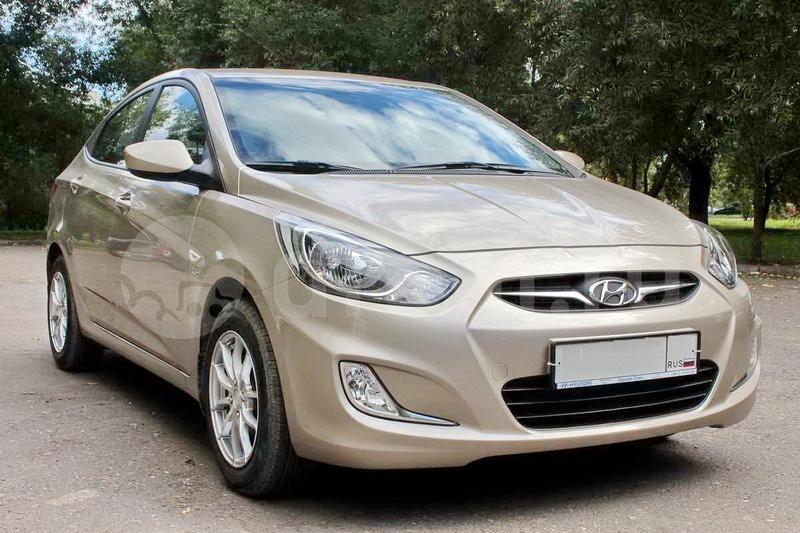 Hyundai Solaris бежевый металлик