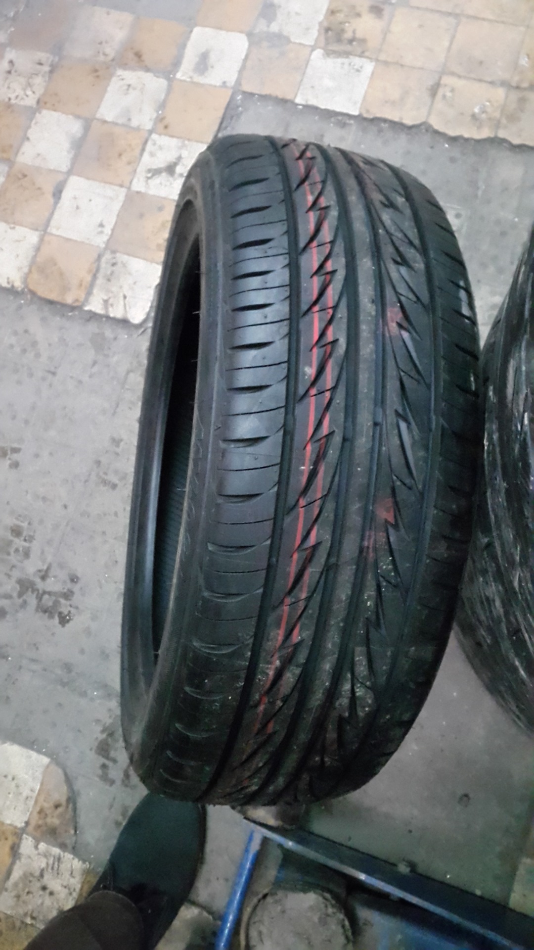 Летние шины Bridgestone MY02 Sporty Style 205/45 R17 84V — Volkswagen ...