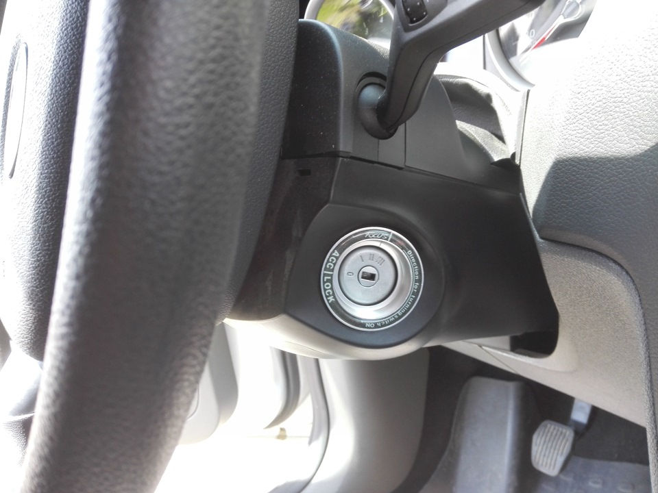 накладка на замок зажигания — Ford Focus Hatchback II, 1,6 л, 2011 года ...