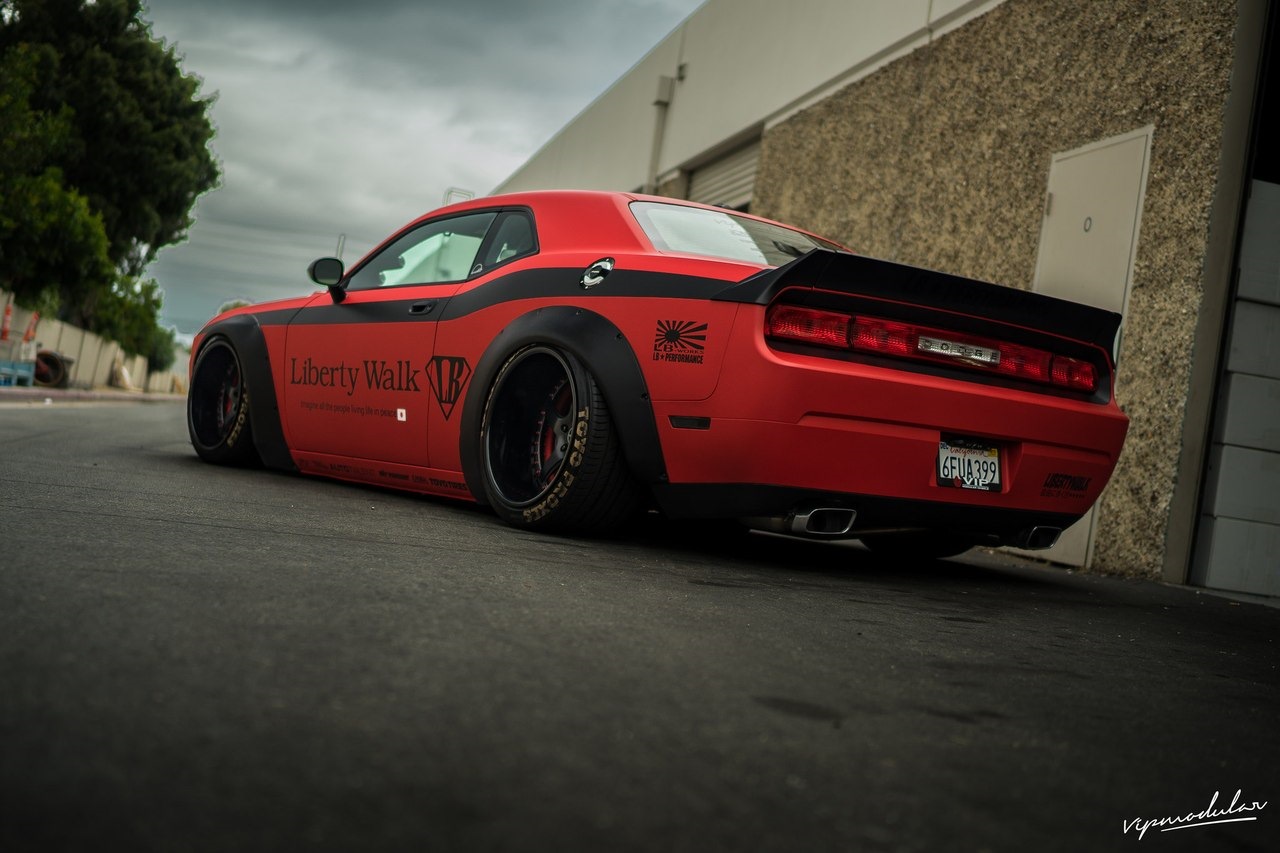 Dodge Challenger обвес Liberty walk