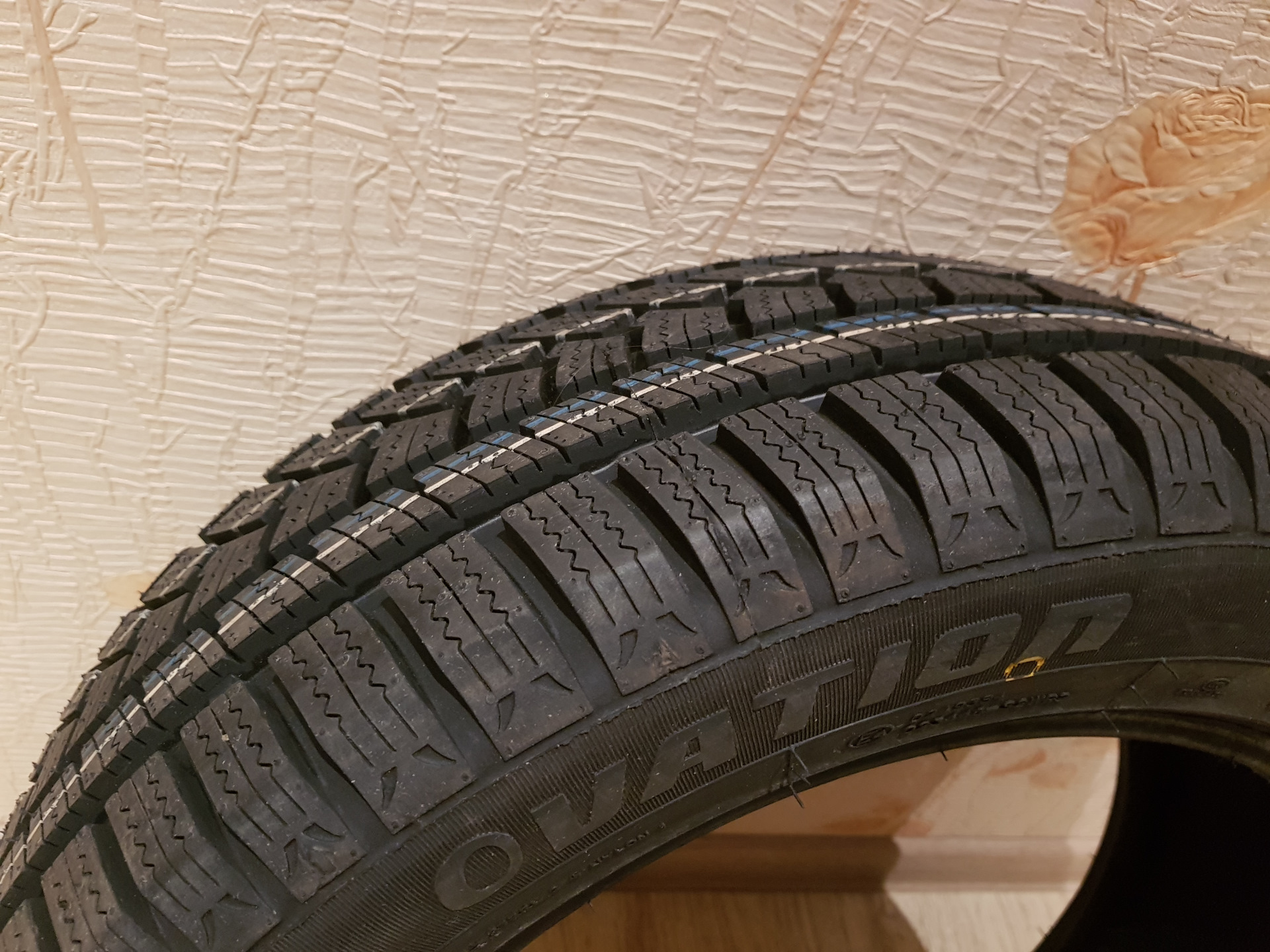 Липучка 205. Ovation Tyres w586. Шины Ovation w586. Оватион 586. Ovation w-586 XL 225/45-r18 95h.