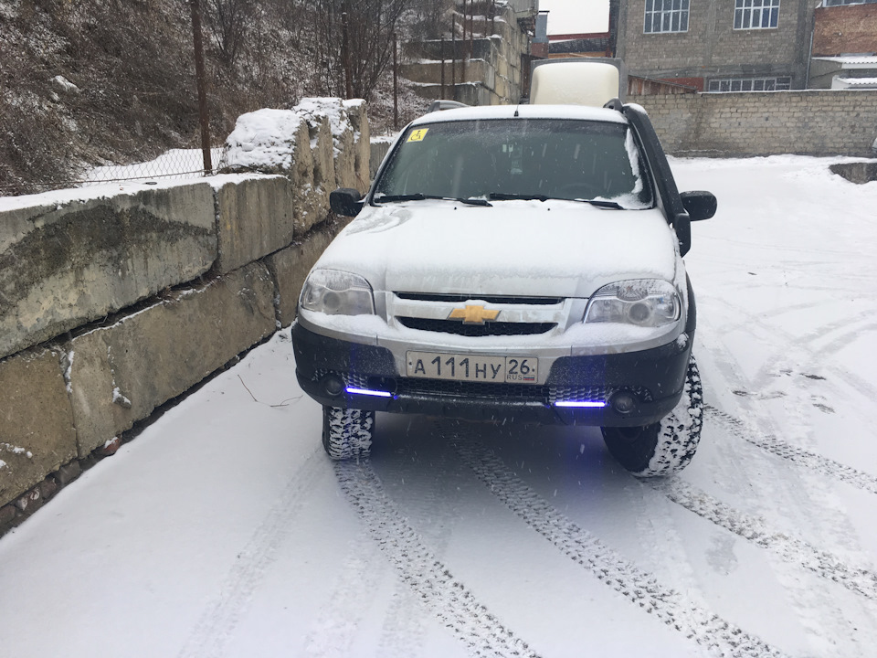 Поставил очередные "ходовые огни". — Chevrolet Niva, 1,8 л, 2007 года ...