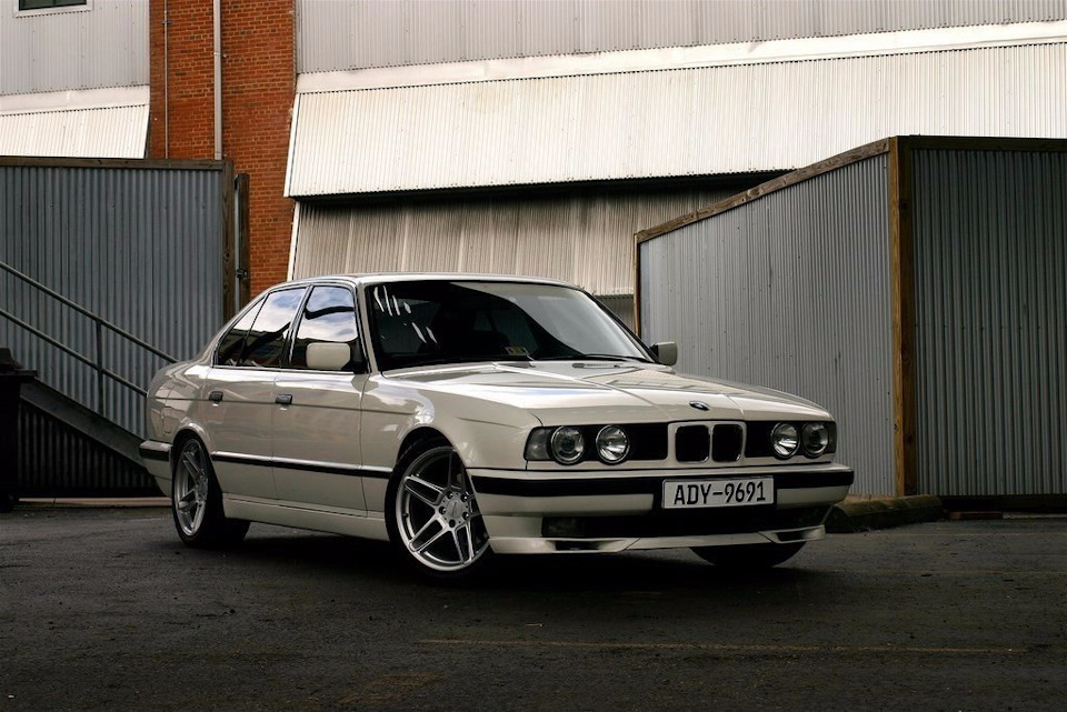 Фото bmw e34 525