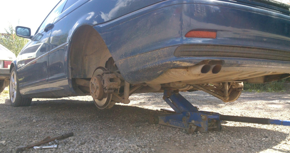 Прокачка тормозов BMW e46 и мелкое ДТП ВАЗ 2109 — BMW 3 series Coupe ...