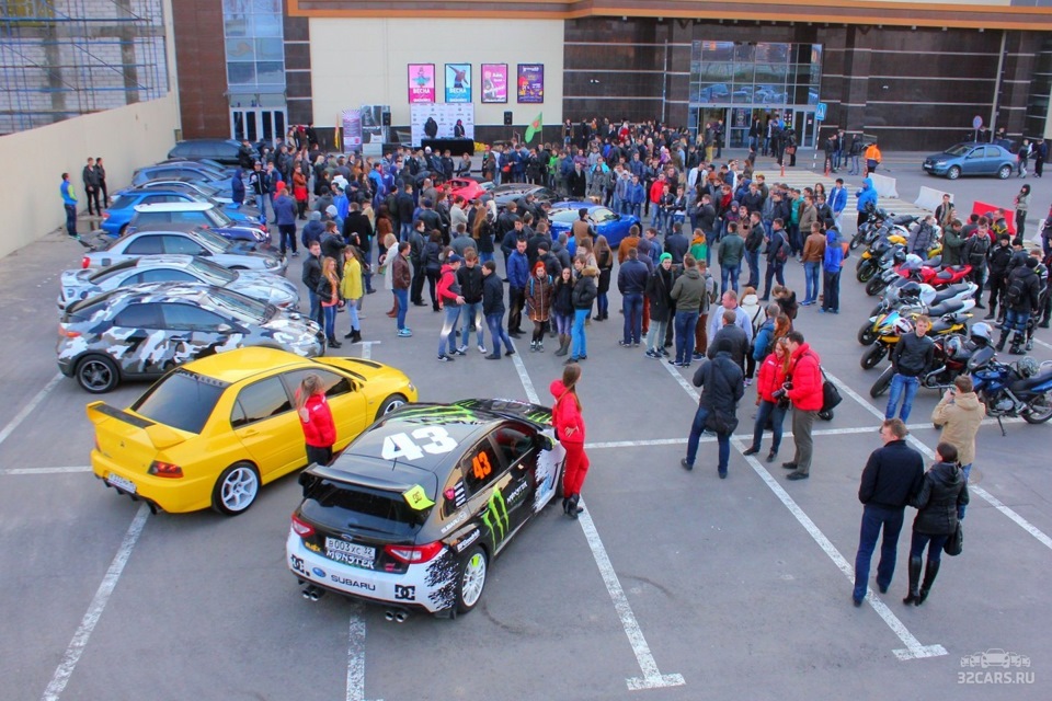 Премьерный показ фильма "Форсаж 7". — Mitsubishi Eclipse (3G), 2,4 л ...