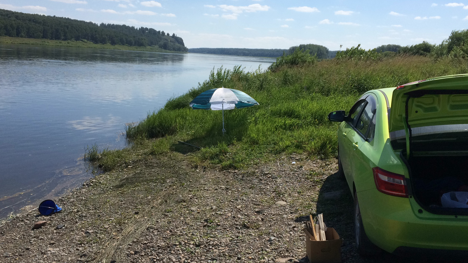 Авто рыбалка. Жизнь на рыбалке в Лада Гранта. Мужики идут на рыбалку на машине. Нарыбальку шамашине видео.