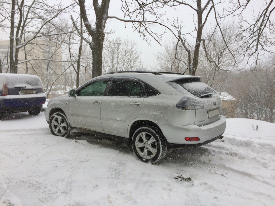7.Клипса крепления уплотнителя двери — Lexus RX 400h (2G), 3,3 л, 2008 ...