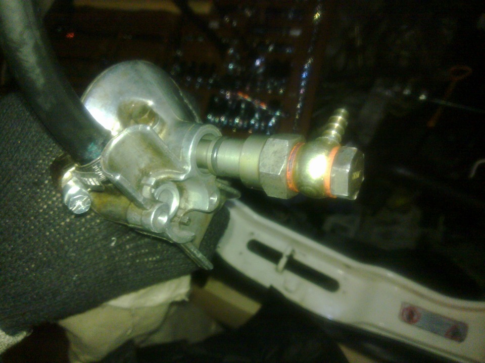 Узел топливного фильтра дизеля — Audi A6 (C4), 2,5 л, 1997 года ...