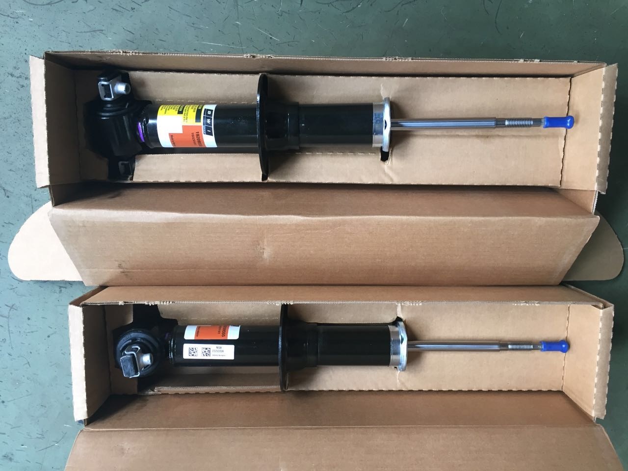 амортизаторы передние с выносным резервуаром для шевроле тахо 900. амортизаторы шевроле тахо 900. амортизатор передний escalade 2011. амортизаторы шевроле тахо 900. задний пневмоамортизатор для шевроле тахое 3 в белоруссии.