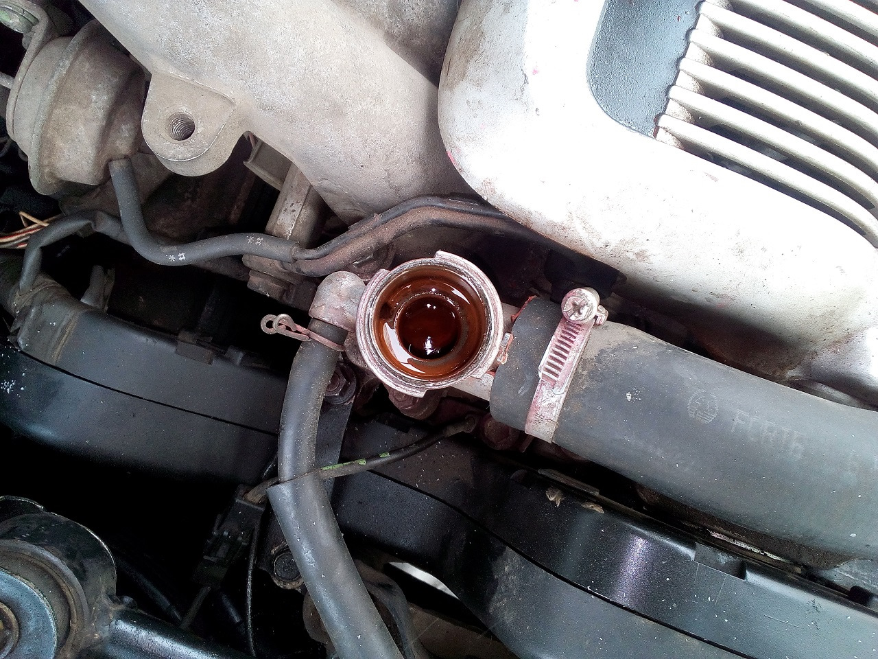 Бачок антифриза волга. Rav 4 2012 уровень антифриза. Доливка антифриза гольф 5. Бачок антифриз сузуки гранд витара 2. Антифриз ваз 2115.