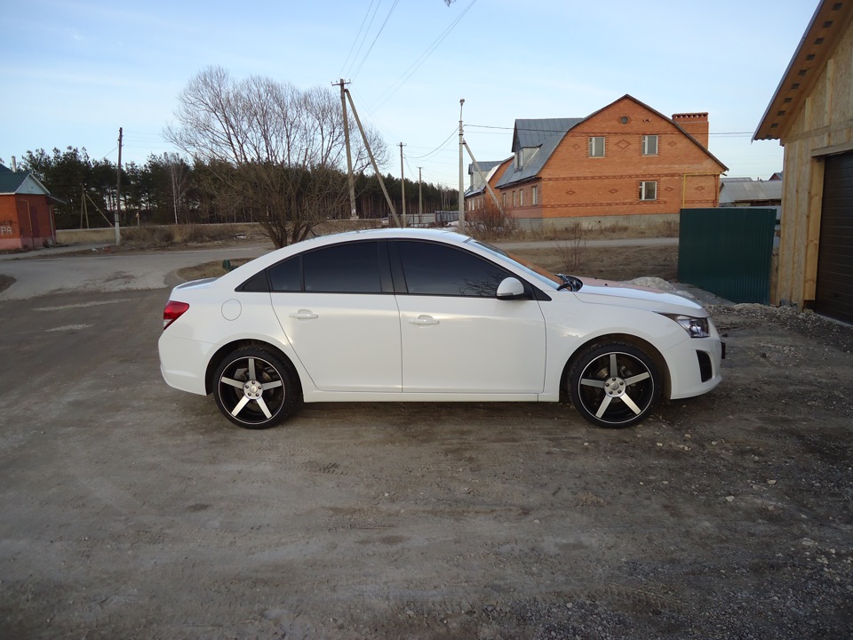 Chevrolet Cruze r17 Воссен